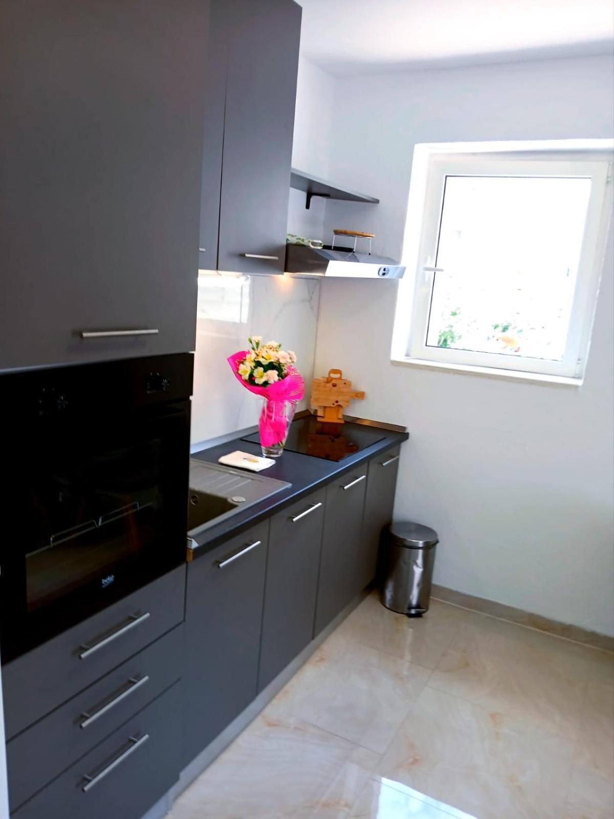 מאקרסקה Apartmani Kike מראה חיצוני תמונה